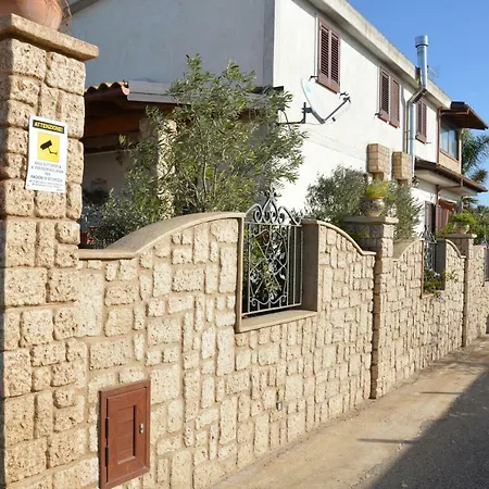 Bed & Breakfast Falconara Licata