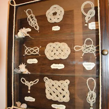 Bed & Breakfast Falconara *
